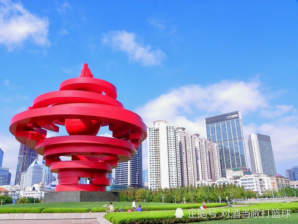第16分钟，加西亚左侧观察后起传中，中路包抄的何塞卢头球攻门可惜击中横梁弹出。